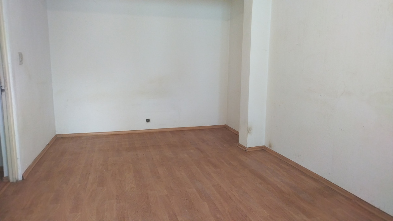 Apartament cu 1 cameră situat vis-a-vis de magazinul TOP