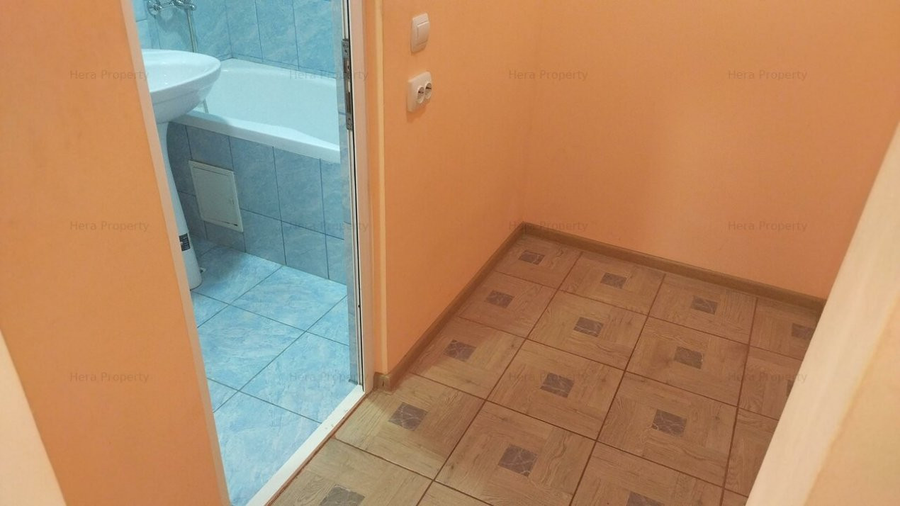 Apartament cu 2 Camere Etaj 2 de Vânzare în Zona Micro 40