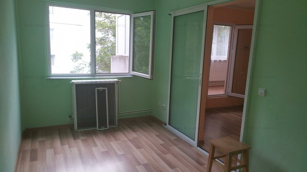 Apartament cu 2 Camere Etaj 2 de Vânzare în Zona Micro 40