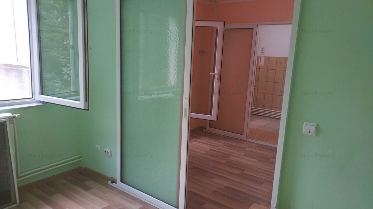 Apartament cu 2 Camere Etaj 2 de Vânzare în Zona Micro 40