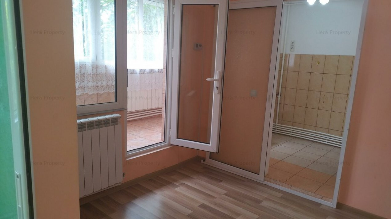 Apartament cu 2 Camere Etaj 2 de Vânzare în Zona Micro 40