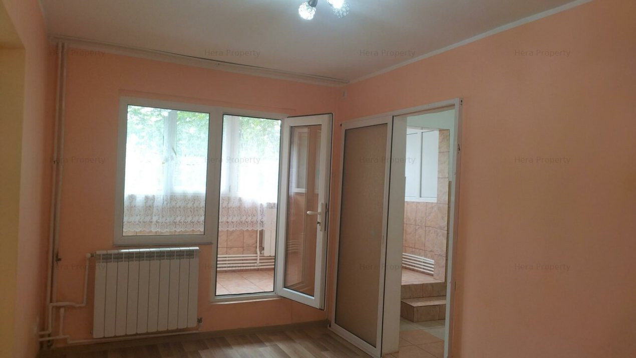 Apartament cu 2 Camere Etaj 2 de Vânzare în Zona Micro 40