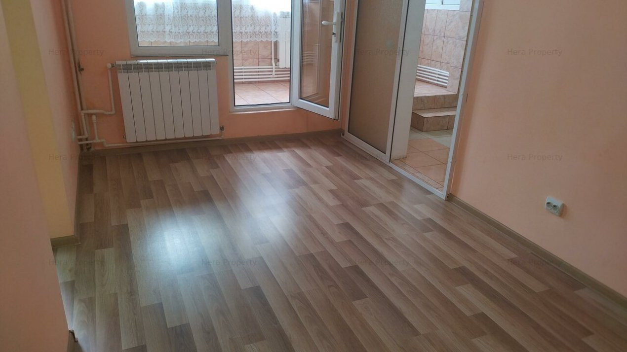 Apartament cu 2 Camere Etaj 2 de Vânzare în Zona Micro 40