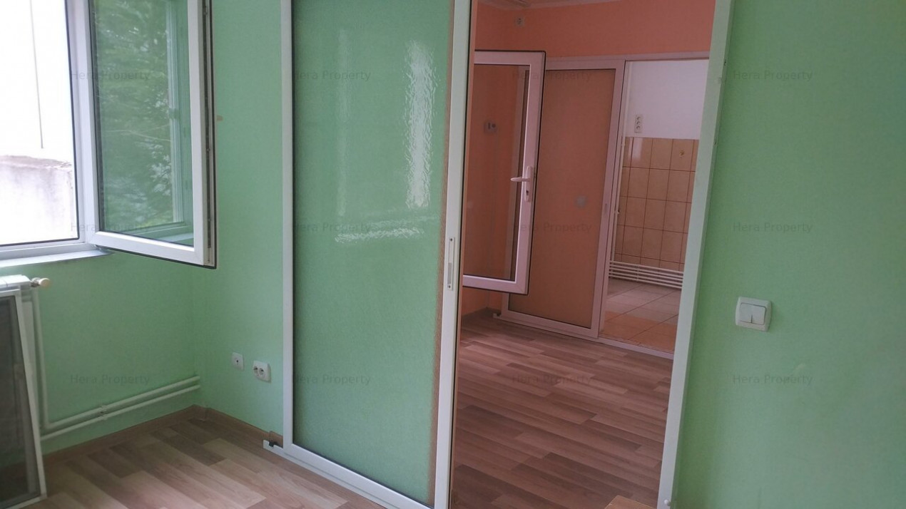 Apartament cu 2 Camere Etaj 2 de Vânzare în Zona Micro 40