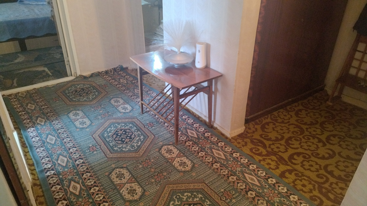 Apartament pe Est în etaj 1 la vânzare