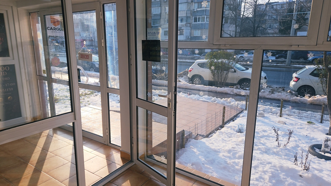 Spațiu comercial de închiriat – 44 mp