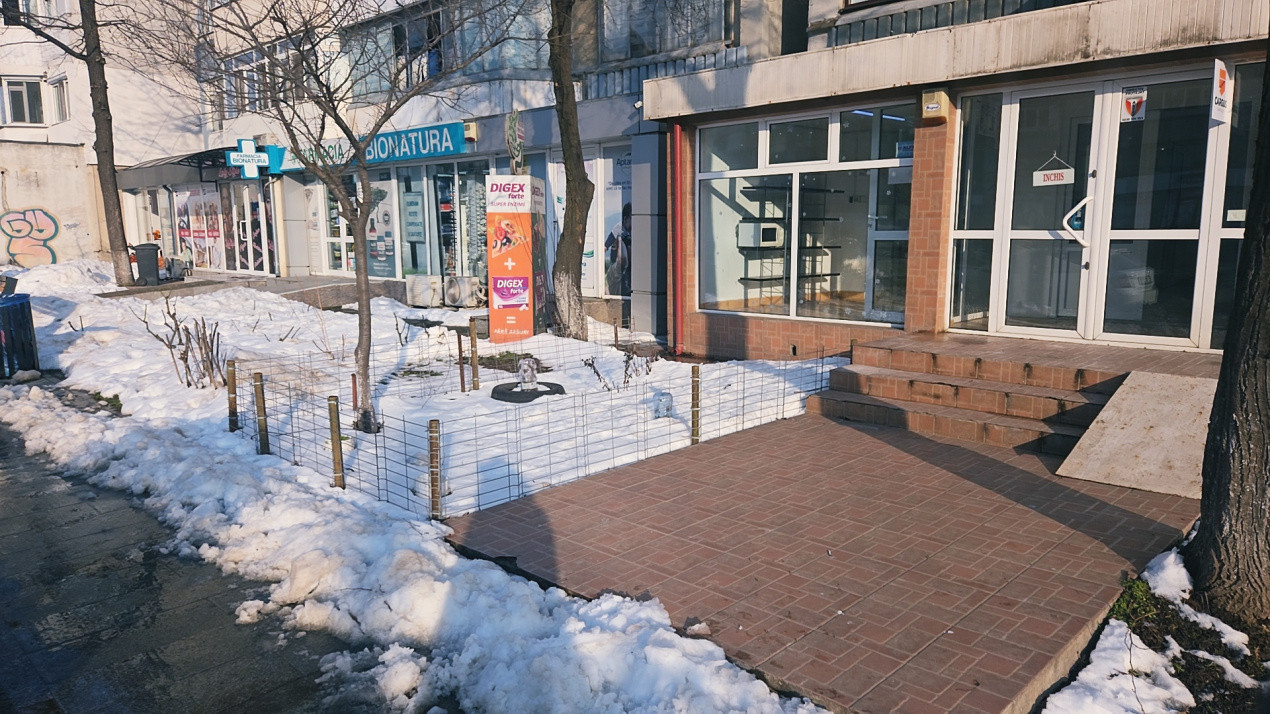 Spațiu comercial de închiriat – 44 mp