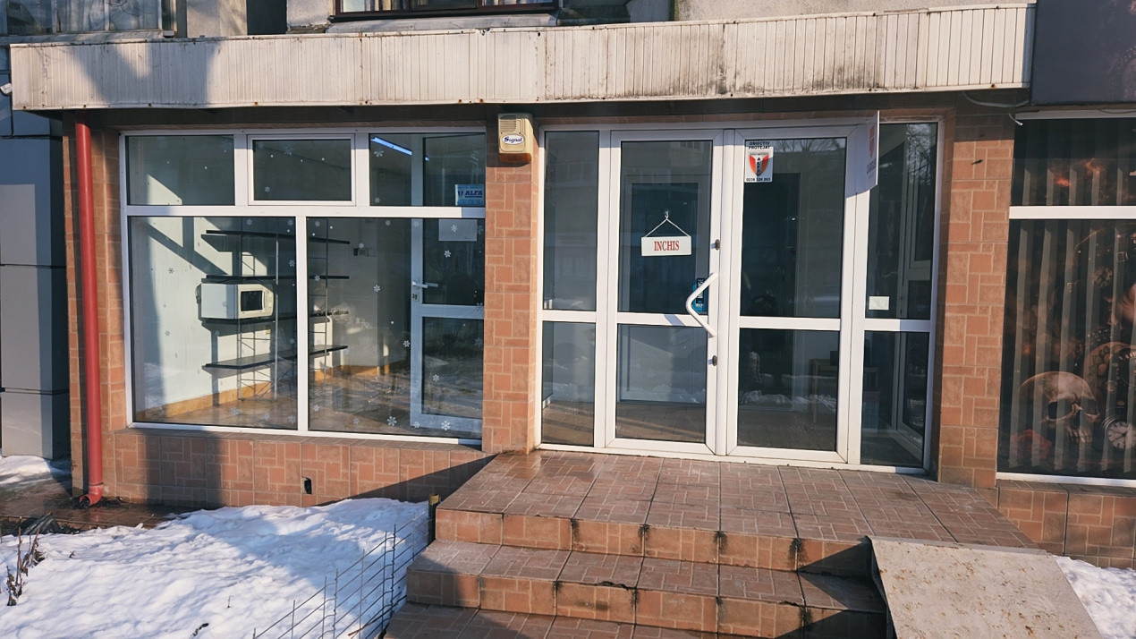 Spațiu comercial de închiriat – 44 mp