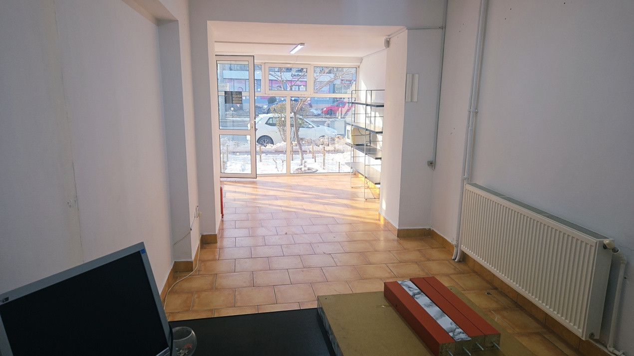 Spațiu comercial de închiriat – 44 mp