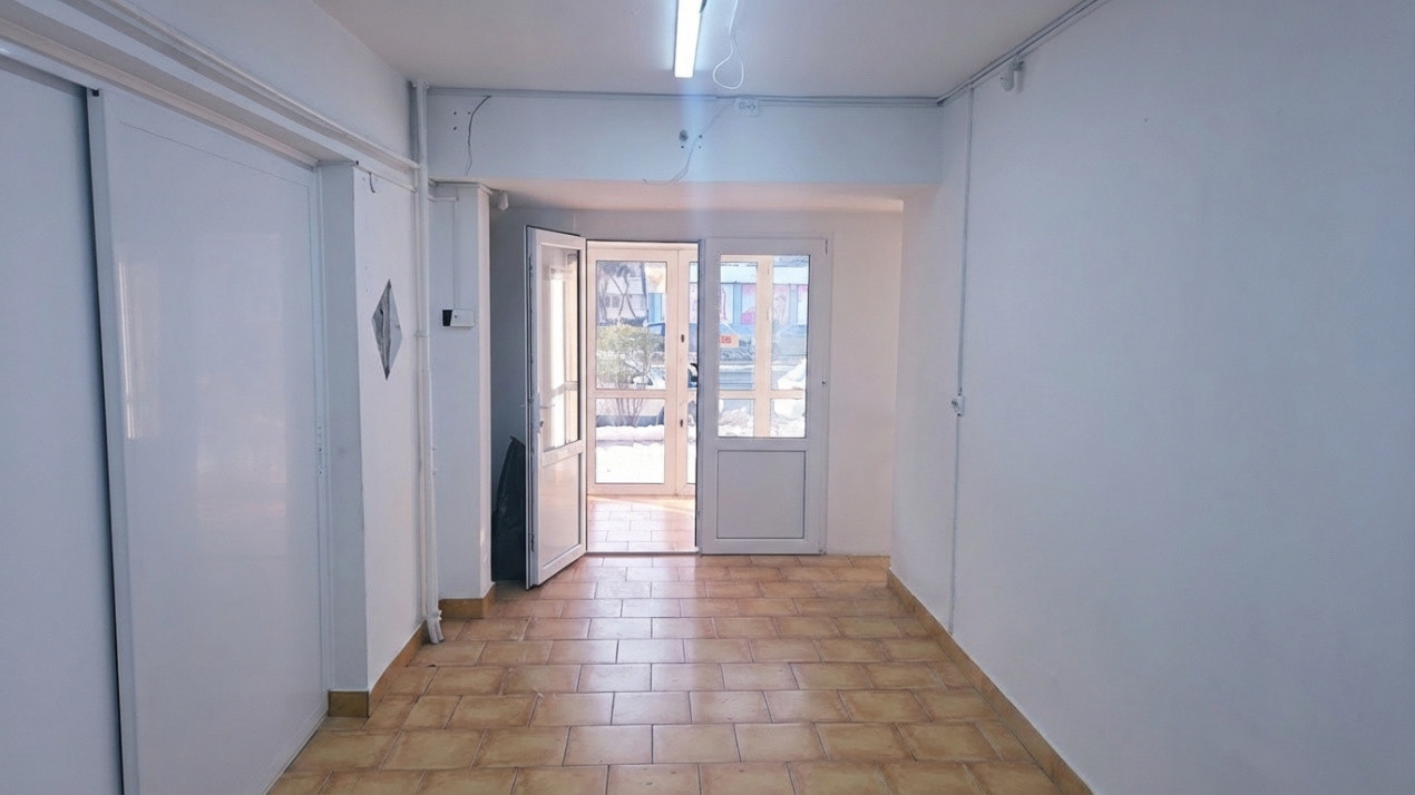 Spațiu comercial de închiriat – 44 mp