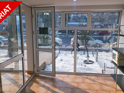 Spațiu comercial de închiriat – 44 mp