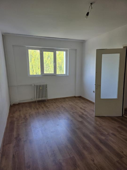 APARTAMENT ETAJ 2 SIDERURGIȘTILOR EST