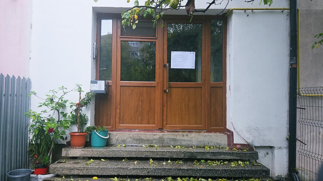 Apartament cu 3 camere și 2 grupuri sanitare