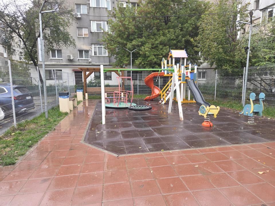 Apartament cu 3 camere și 2 grupuri sanitare