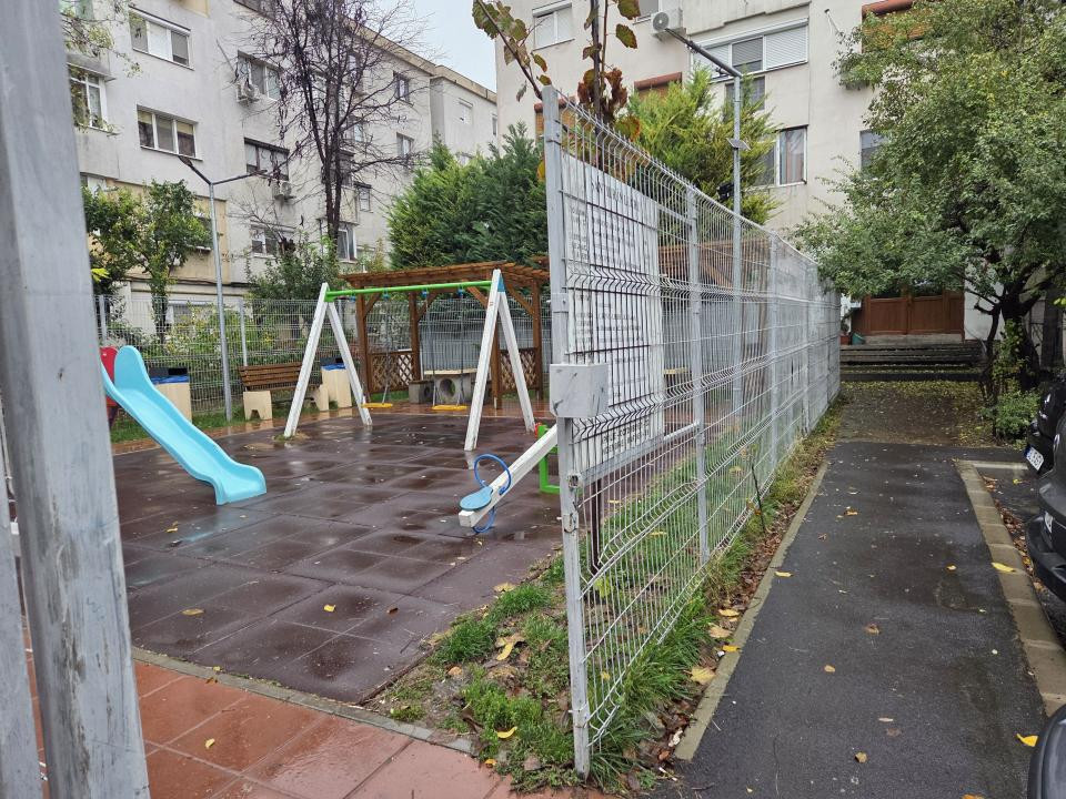 Apartament cu 3 camere și 2 grupuri sanitare